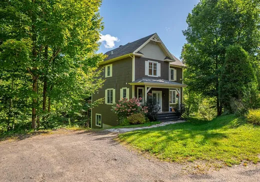 Maison à vendre - 200 Ch. des Cormiers, Saint-Sauveur, J0R 1K0