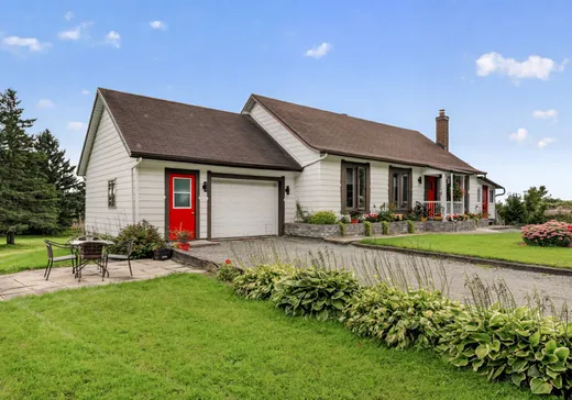 Bungalow for sale - 8882 Av. Royale, Château-Richer, G0A1N0