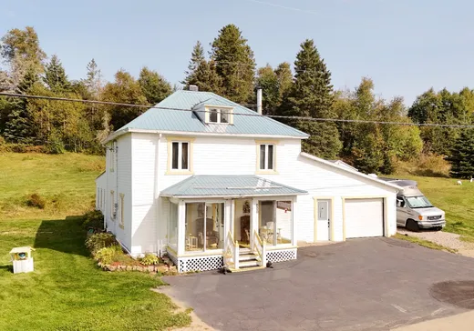 Two or more stories for sale - 800 Rg St-Pierre, Saint-Irénée, G0T1V0