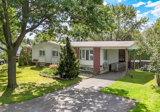 Two or more stories for sale - 808 Rue Ringuet, Mont-Saint-Hilaire, J3H3X7