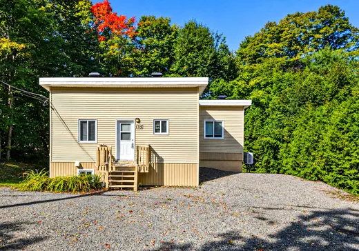 Maison à étages à vendre - 135 Rue des Menhirs, Saint-Calixte, J0K1Z0