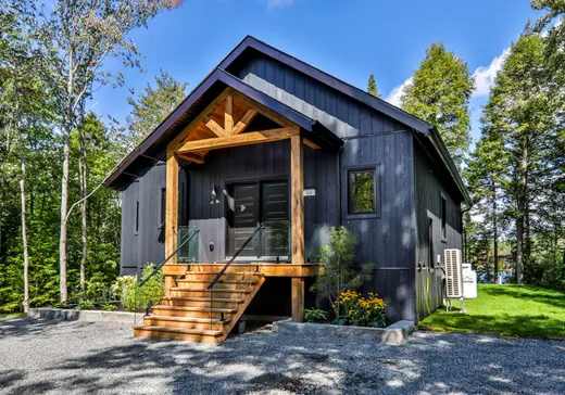 Two or more stories for sale - 94 Rue Corbeil, Morin-Heights, J0R1H0
