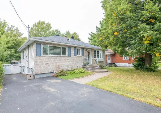 House for sale - 10 Av. Parissi, Laval (Laval-des-Rapides), H7N 3S1