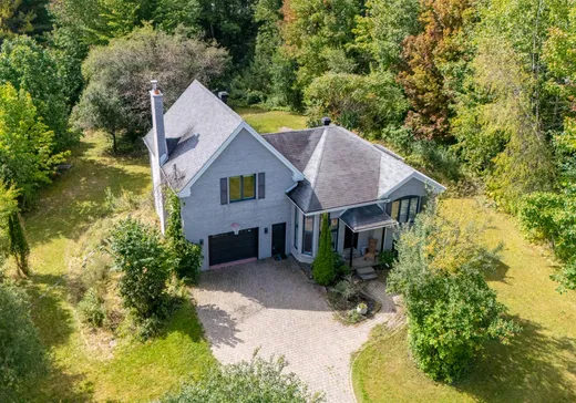 Two or more stories for sale - 1006 Rue Pépin, Magog, J1X3W2