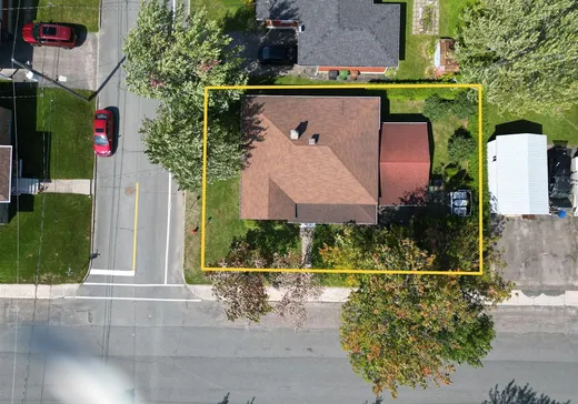 Maison à vendre - 111 Boul. Olivier, Asbestos, J1T 2Y9