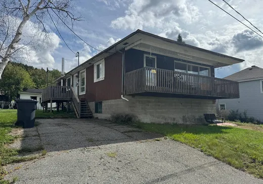 House for sale - 38 Av. Omer-Tremblay, Amos, J0Z 2H0