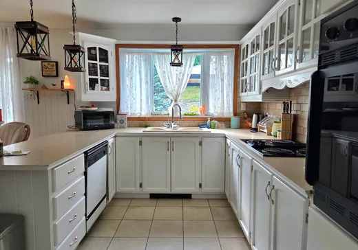 Maison à vendre - 90 Av. Gaétan-Archambault, Matapedia, G5J 2J4