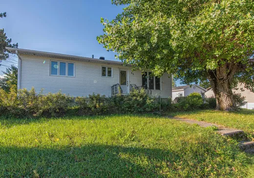 Maison à étages à vendre - 83 Ch. de la Baie-Carrière, Val-d'Or, J9P4M5