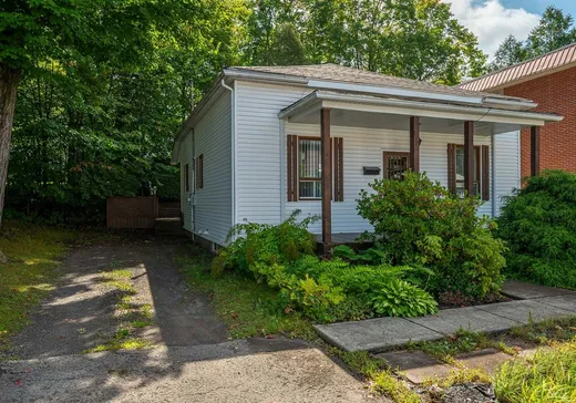 Bungalow à vendre - 120 Rue Rolland, Saint-Jérôme, J7Z5S1