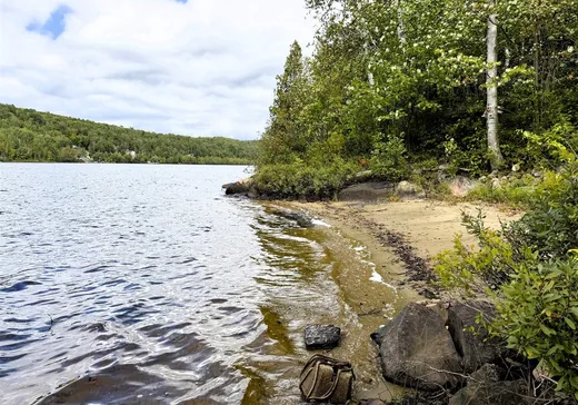 Bungalow à vendre - 1 Ch. du Lac-Macaza, Labelle, J0T1R0