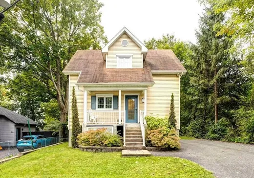 Maison à vendre - 10 1re Avenue, Sainte-Marthe-sur-le-Lac, J0N 1P0