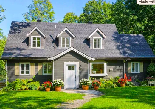 Maison à étages à vendre - 270 Ch. Beausoleil, Saint-Sauveur, J0R1K0