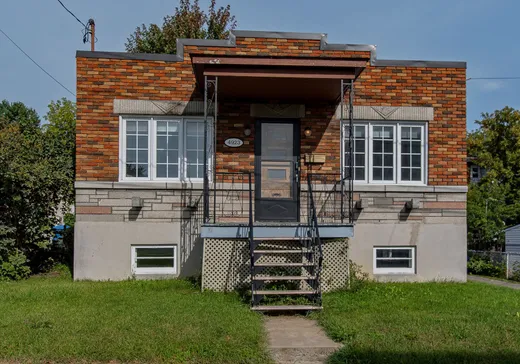 Maison à étages à vendre - 4923 Rue St-Jacques, Saint-Vincent-de-Paul, H7C1G6