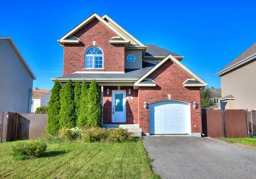 Maison à étages à vendre - 46 Av. Chamberry, Les Cedres, J7T0C5