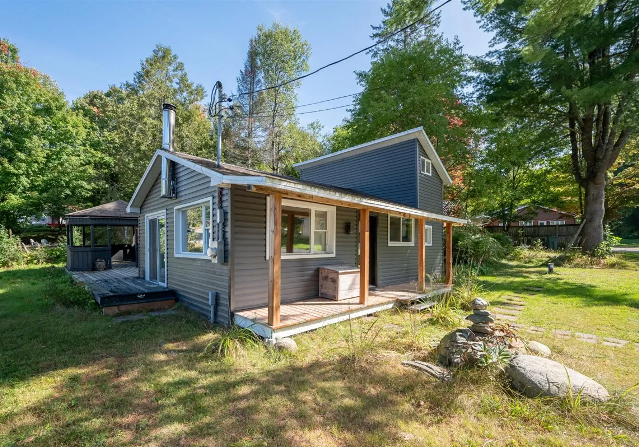 7801 Route du Relais / 3e Avenue E. — photo 3