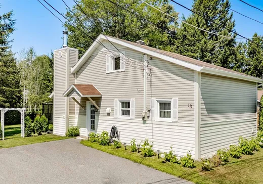 Un étage et demi à vendre - 111 Rue de la Seigneurie, Magog, J1X5W4