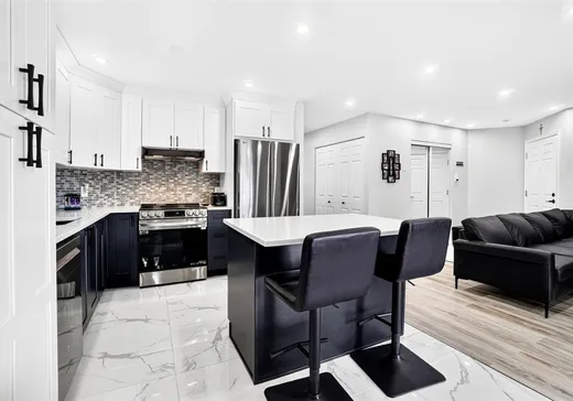 Condo à vendre - 3795 Boul. Le Carrefour, App. 105, Laval (Chomedey), H7T2S1