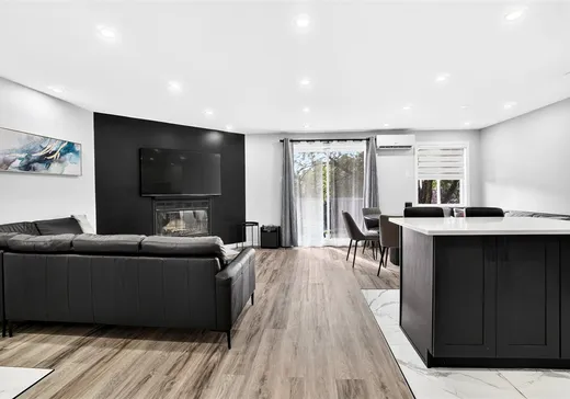 Condo à vendre - 3795 Boul. Le Carrefour, App. 105, Laval (Chomedey), H7T 2S1