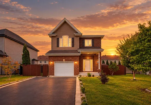 Maison à étages à vendre - 74 Av. Chamberry, Les Cedres, J7T0G4