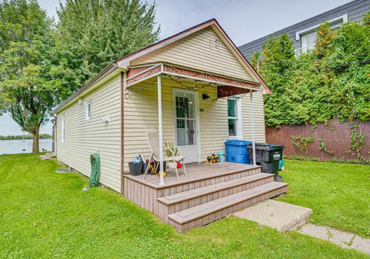 Two or more stories for sale - 396 Rue Ellice, Salaberry-de-Valleyfield, J6T1G8