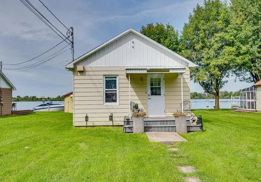 Two or more stories for sale - 400 Rue Ellice, Salaberry-de-Valleyfield, J6T1G8