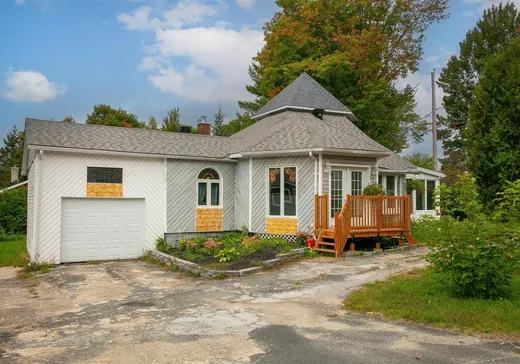 Two or more stories for sale - 111 Rue Larochelle, Val des Sources, J1T3M7