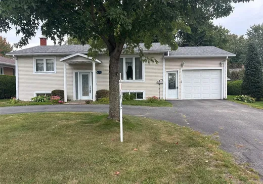 Bungalow for sale - 10 Rue Girouard, Victoriaville, G6P5S4