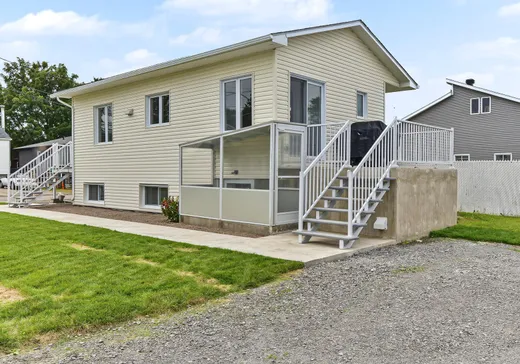 Maison à étages à vendre - 3173 Rue Potvin, Sainte-Marthe-sur-le-Lac, J0N1P0