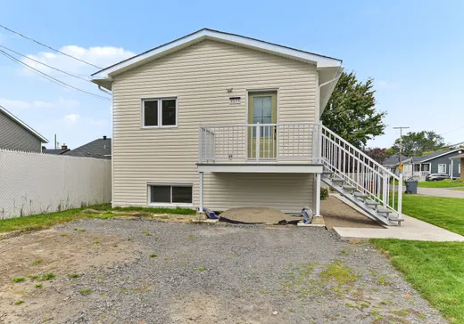 Maison à vendre - 3173 Rue Potvin, Sainte-Marthe-sur-le-Lac, J0N 1P0
