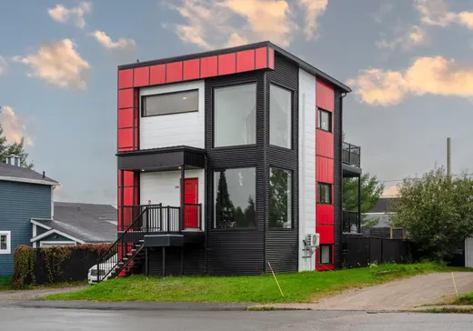 Two or more stories for sale - 330 Rue Principale, Senneterre, J0Y2M0