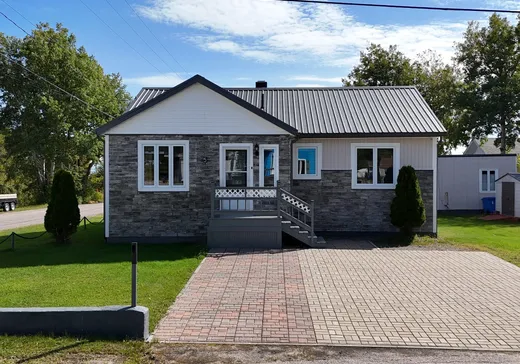 House for sale - 5 Rue St-Joseph, Sept-Îles, G0H 1A0