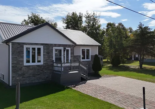 House for sale - 5 Rue St-Joseph, Sept-Îles, G0H 1A0