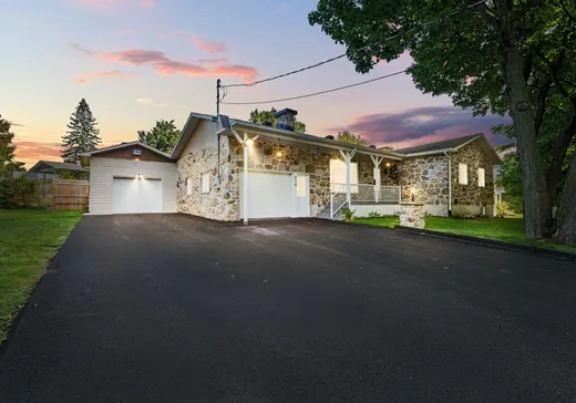 Maison à vendre - 818 Rue Laroche, Saint-Jérôme, J5L 1V5