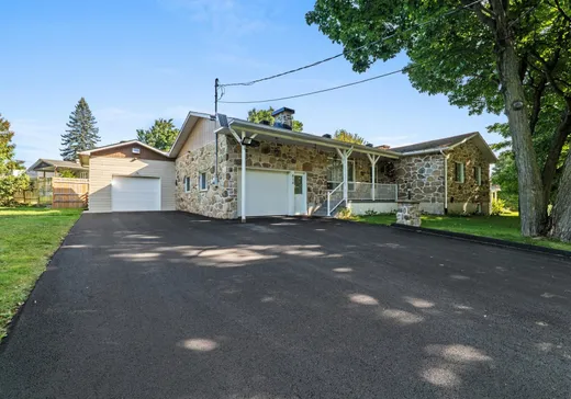 Maison à vendre - 818 Rue Laroche, Saint-Jérôme, J5L 1V5