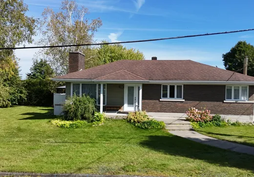 Maison à étages à vendre - 135 Rue Jamieson, East Angus, J0B1R0