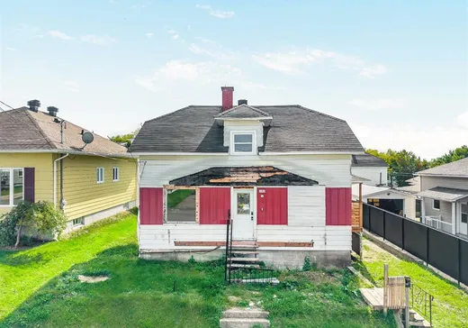 Maison à étages à vendre - 248 Rue Panneton, Asbestos, J1T2K1