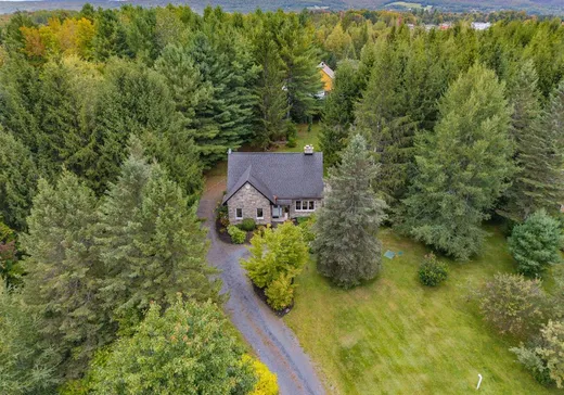 Maison à étages à vendre - 54 Ch. Girard, East Angus, J0B1R0
