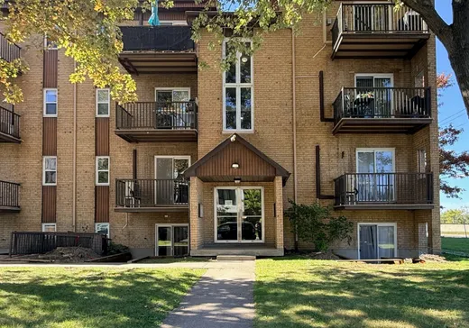Condo à vendre - 10 Rue de l'Église, Longueuil, J4G 1H9