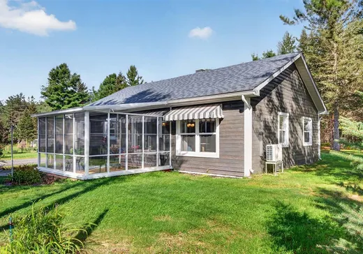 Maison à vendre - 225 Rue de la Pinède, Rivière-Rouge, J0T 1T0