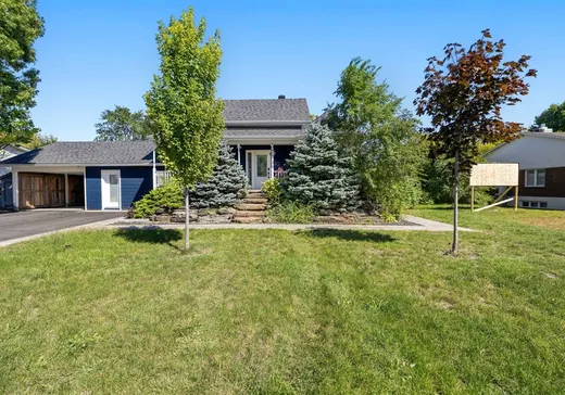 Maison à vendre - 390-390A Rue de la Briquade, Blainville, J7C 2C8