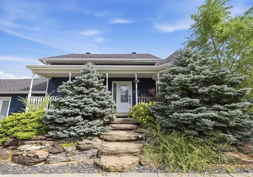 Maison à vendre - 390-390A Rue de la Briquade, Blainville, J7C 2C8
