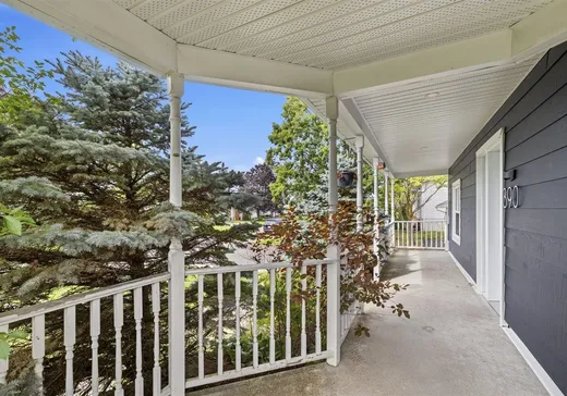 Maison à vendre - 390-390A Rue de la Briquade, Blainville, J7C 2C8