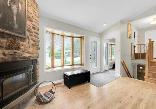 Maison à vendre - 16 Av. Vital, Saint-Sauveur, J0R 1R5