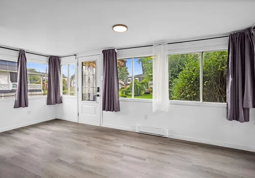 Maison à vendre - 7 Rue Pigeon, Sainte-Marthe-sur-le-Lac, J0N 1P0