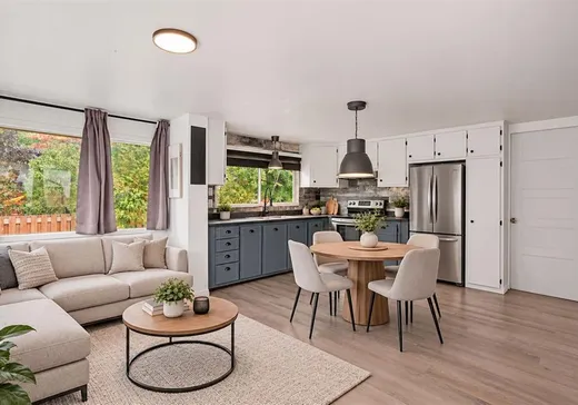 Maison à vendre - 7 Rue Pigeon, Sainte-Marthe-sur-le-Lac, J0N 1P0