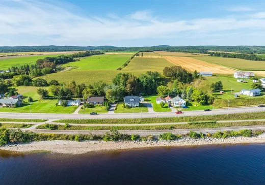 Maison à vendre - 691 Boul. de l'Anse, Roberval, G8H 1Z1