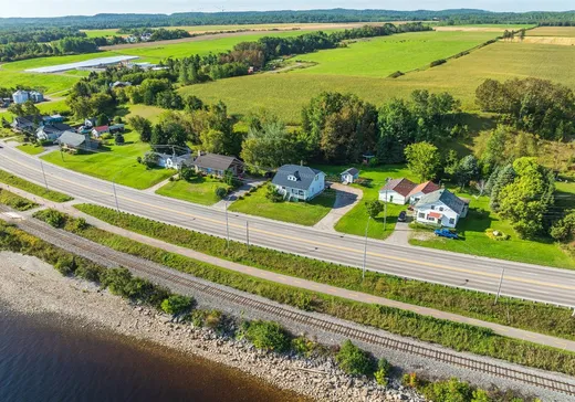 Maison à vendre - 691 Boul. de l'Anse, Roberval, G8H 1Z1