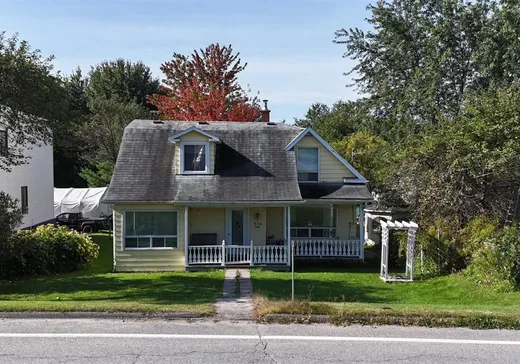 Two or more stories for sale - 570 7e Rang, Windsor, J0B2N0