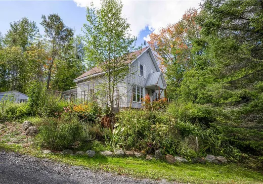 Maison à vendre - 352 Rue de Hatley, Magog, J1X 3G6