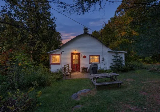 Bungalow à vendre - 2641 Rue des Rapides-du-Nord, Entrelacs, J0T2E0